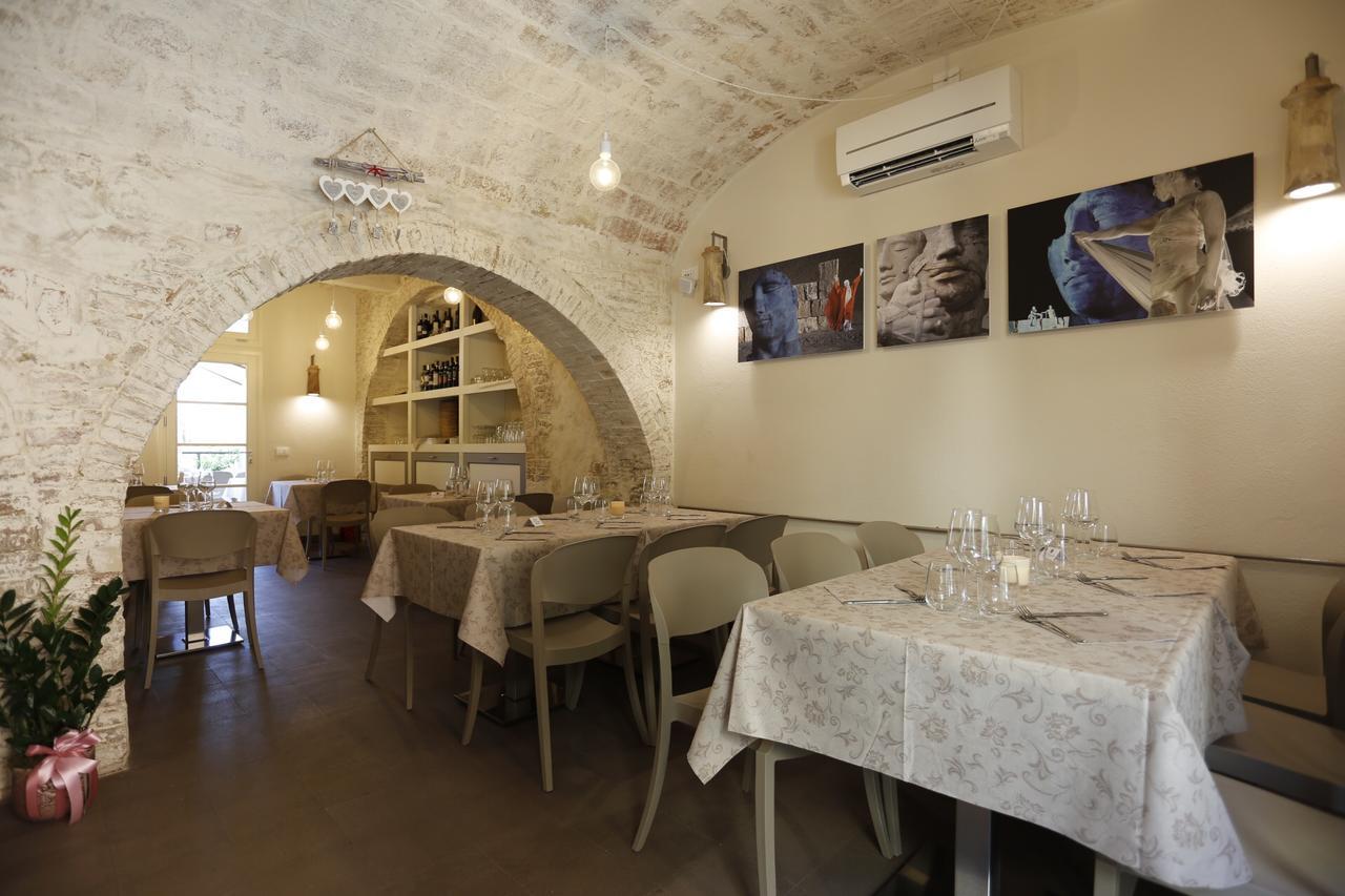 Il Maramaldo Bed&Breakfast-Restaurant Lajatico Exterior photo